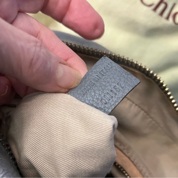 Chloe‘ 2-way”Paraty”WarmGrey(ext is 👍 int has been cleaned “stains on fabric - Picture 11 of 15